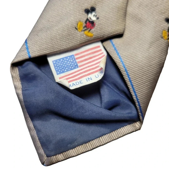 Cervantes Disney Vintage Mickey Mouse Men's Necktie - Picture 7 of 8